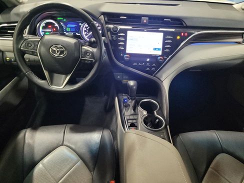 Used 2018 Toyota Camry XLE image 22