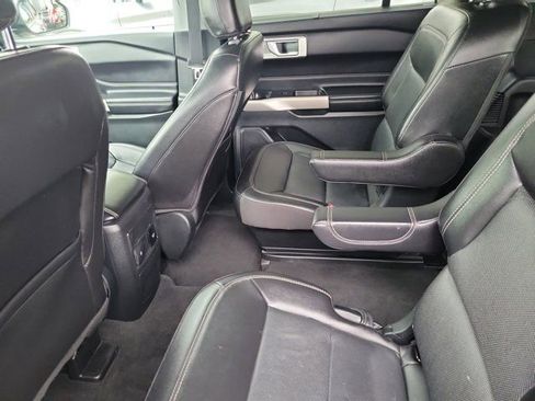 Certified 2022 Ford Explorer Limited w/ Equipment Group 301A RWD image 12