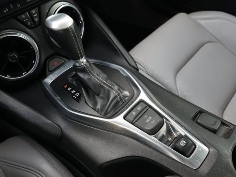 Used 2020 Chevrolet Camaro LT image 22