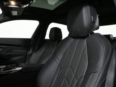 Used 2026 BMW 530i xDrive w/ Premium Package image 16