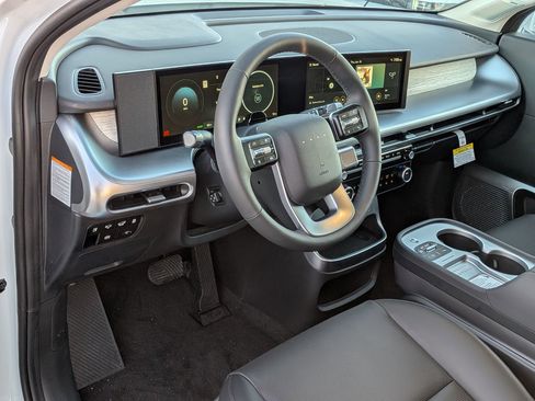 New 2026 Hyundai Ioniq 9 Limited image 8