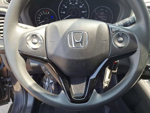 Used 2022 Honda HR-V LX image 11