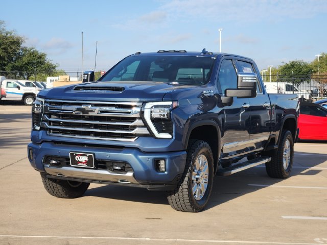 Used 2024 Chevrolet Silverado 2500 High Country w/ Technology Package AWD/4WD image 12