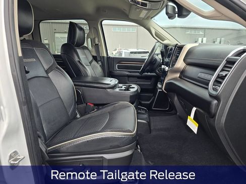 Used 2024 RAM 2500 Laramie AWD/4WD image 16