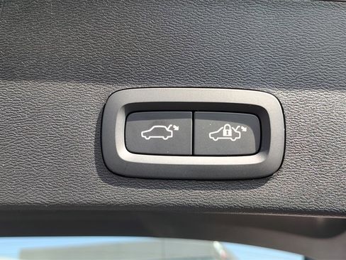 New 2026 Volvo XC40 B5 Ultra w/ Climate Package image 33