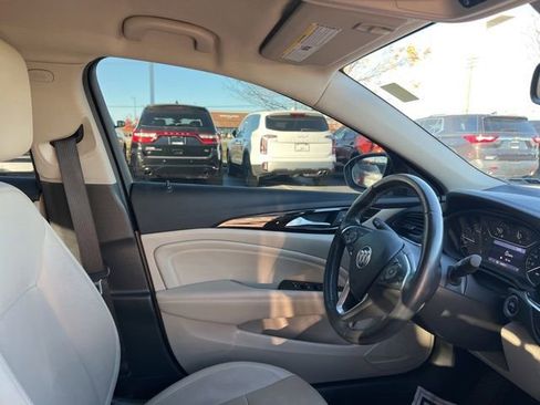 Used 2020 Buick Regal Essence image 38