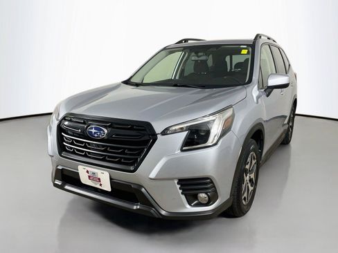 Used 2022 Subaru Forester Premium AWD/4WD image 4