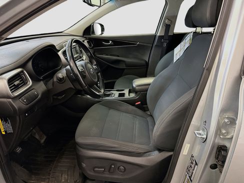 Used 2016 Kia Sorento LX w/ LX Convenience Package image 13