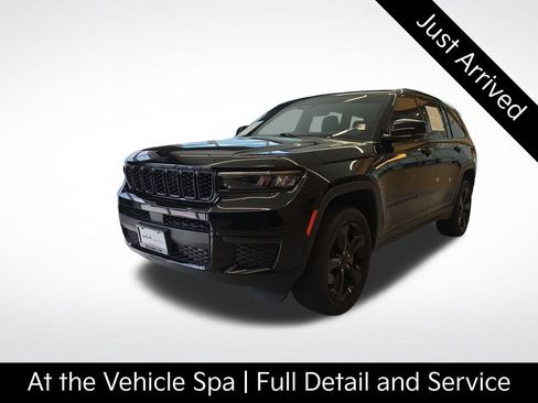 Used 2023 Jeep Grand Cherokee L Laredo RWD image 1