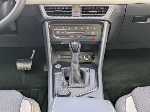 New 2026 Volkswagen Taos SEL image 20