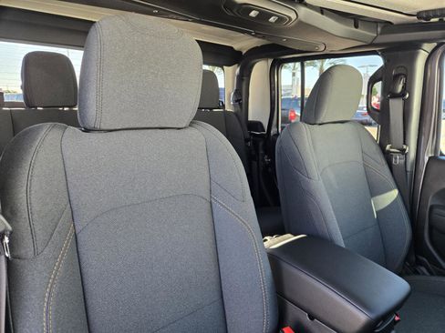 New 2026 Jeep Gladiator Sport image 33