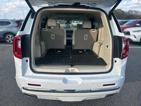 Used 2021 GMC Acadia Denali w/ Denali Technology Package image 7