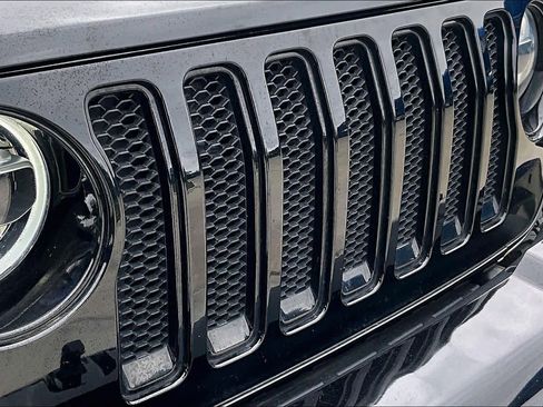 Used 2021 Jeep Wrangler Unlimited Sahara image 30