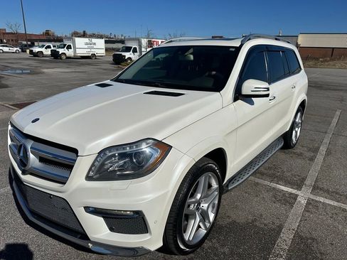 Used 2013 Mercedes-Benz GL 550 4MATIC image 3