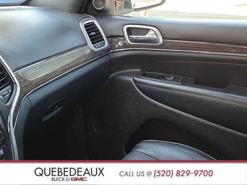 Used 2018 Jeep Grand Cherokee Overland AWD/4WD image 22
