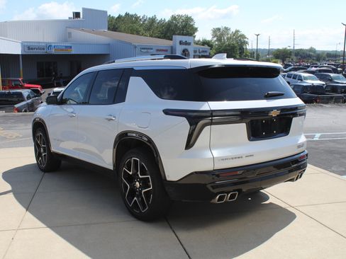 Certified 2025 Chevrolet Traverse High Country w/ LPO, Floor Liner Package AWD/4WD image 9