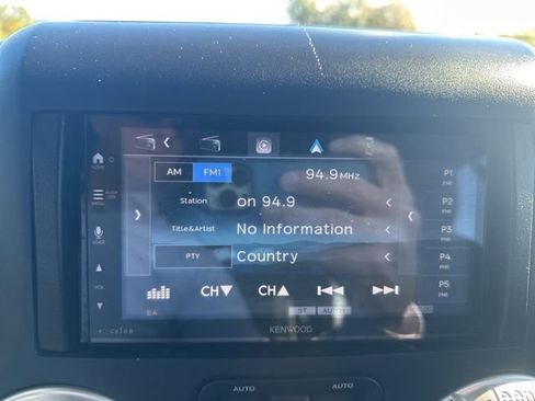 Used 2017 Jeep Wrangler Unlimited Sahara w/ Dual Top Group image 27