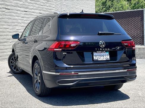 Certified 2023 Volkswagen Tiguan SE FWD image 10