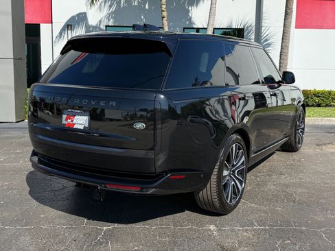 Used 2023 Land Rover Range Rover SE image 16