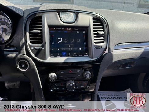 Used 2018 Chrysler 300 S AWD/4WD image 18