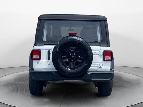 Used 2018 Jeep Wrangler Unlimited Sport AWD/4WD image 4