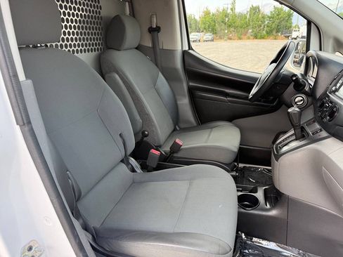 Used 2019 Nissan NV200 SV w/ Navigation Package FWD image 18