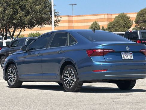 Used 2021 Volkswagen Jetta SE FWD image 6