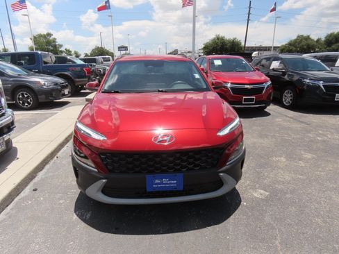 Used 2023 Hyundai Kona SEL FWD image 4