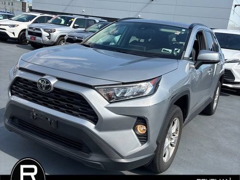 Used 2020 Toyota RAV4 XLE w/ Carpet Mat Package AWD/4WD image 1