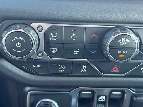 New 2026 Jeep Gladiator Mojave AWD/4WD image 36