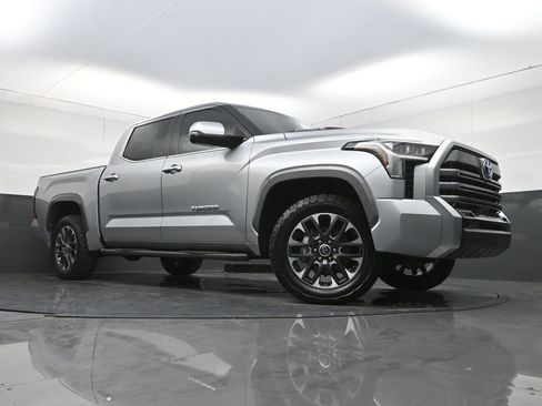 Used 2024 Toyota Tundra Limited AWD/4WD image 29