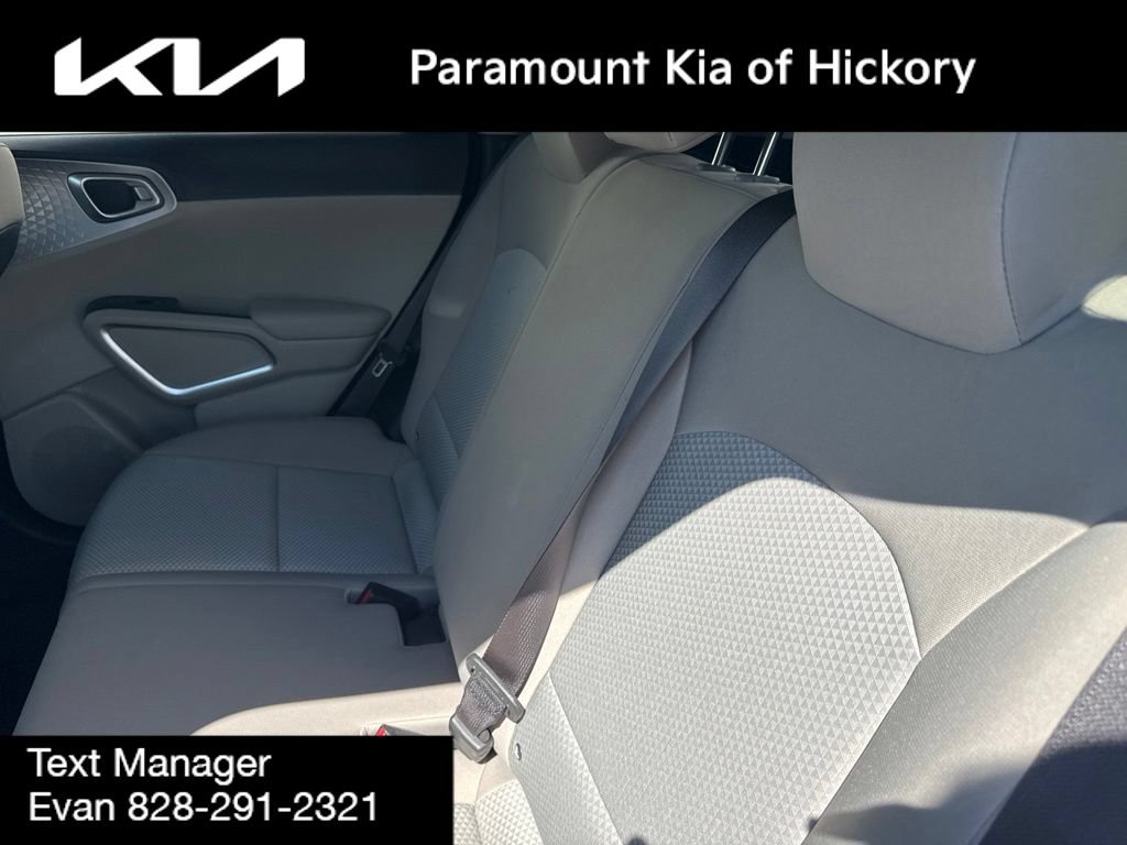 Used 2020 Kia Soul LX FWD image 13
