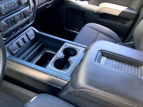 Used 2018 Chevrolet Silverado 1500 LT w/ All Star Edition AWD/4WD image 15