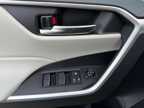 New 2025 Toyota RAV4 XLE w/ Convenience Package image 9