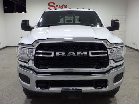 Used 2024 RAM 2500 Tradesman w/ Chrome Appearance Group image 7