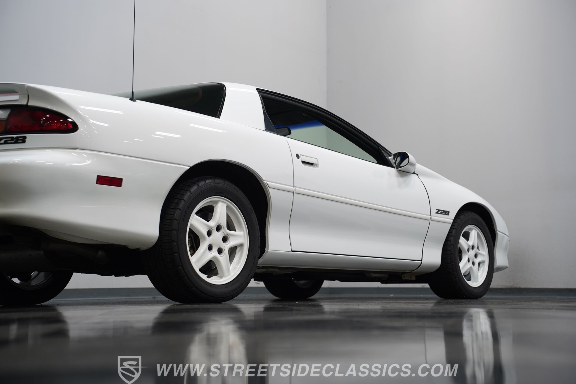 Used 1997 Chevrolet Camaro Z28 w/ Preferred Equipment Group 2 RWD image 28