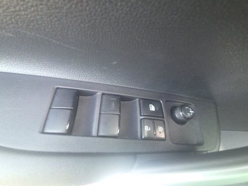 Used 2024 Toyota Corolla Cross XLE w/ Convenience Package image 26