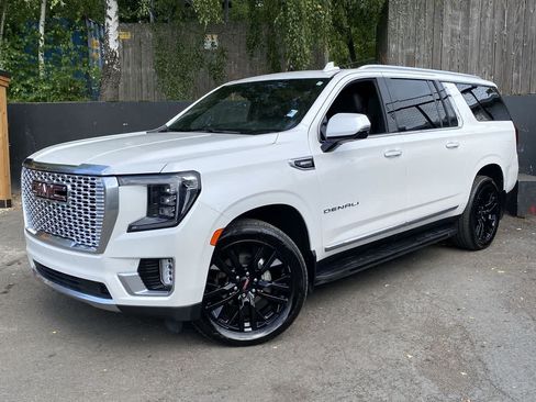 Used 2022 GMC Yukon XL Denali AWD/4WD image 1