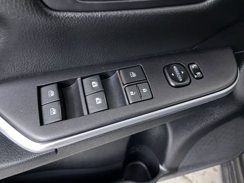 Used 2015 Toyota Camry SE image 11