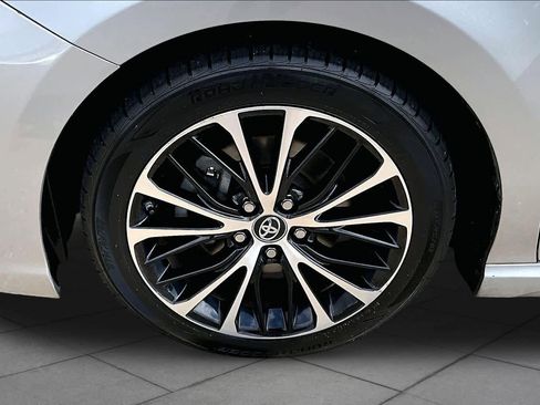 Used 2018 Toyota Camry SE FWD image 10