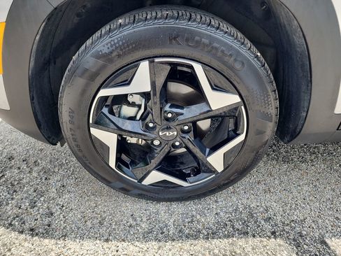 Used 2025 Kia Seltos EX FWD image 12