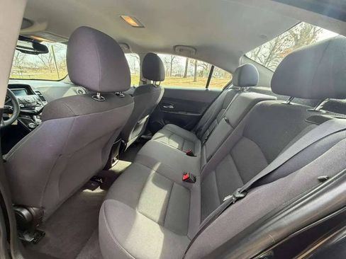 Used 2016 Chevrolet Cruze LT FWD image 8
