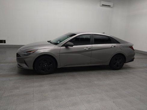 Used 2023 Hyundai Elantra Blue image 2