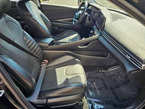 Used 2023 Hyundai Elantra Limited w/ Cargo Package FWD image 11