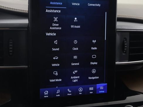 Used 2022 Ford Explorer King Ranch w/ Premium Technology Package image 36