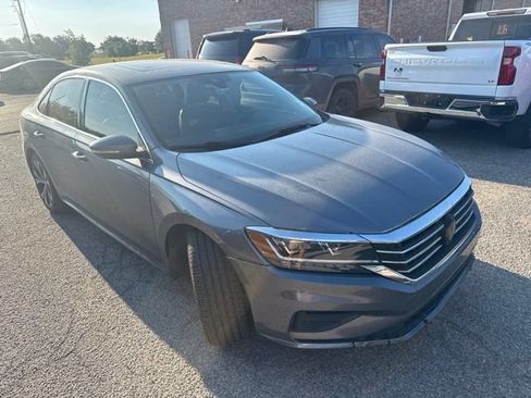 Used 2021 Volkswagen Passat 2.0T SE FWD image 8