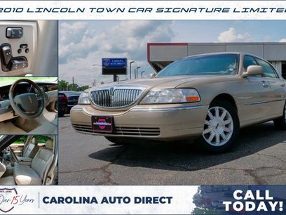 Used 2010 Lincoln Town Car Signature Limited