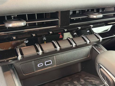 New 2026 GMC Canyon Elevation w/ Convenience Package image 60