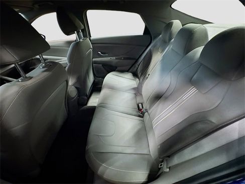 Used 2023 Hyundai Elantra SEL image 24