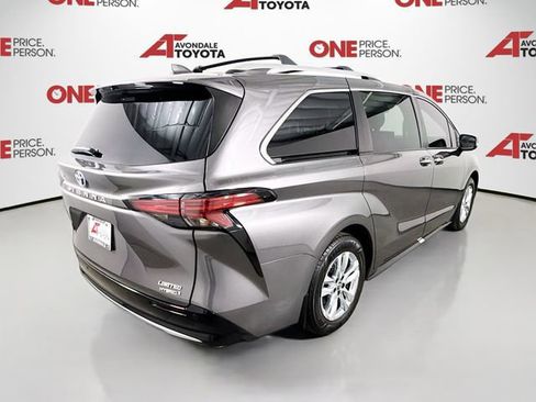 Certified 2024 Toyota Sienna Limited image 7